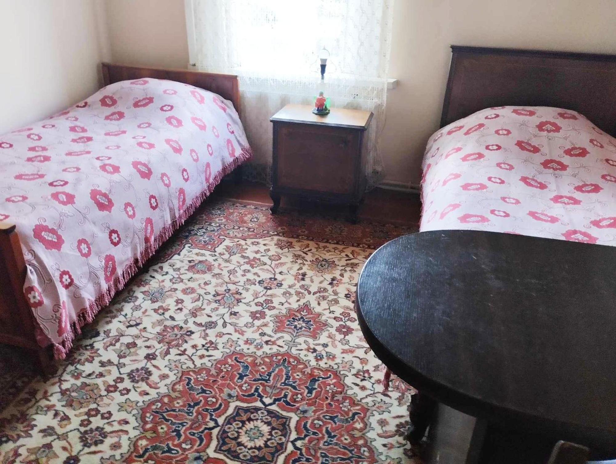 Guest House Tall Rooms Zugdidi Esterno foto