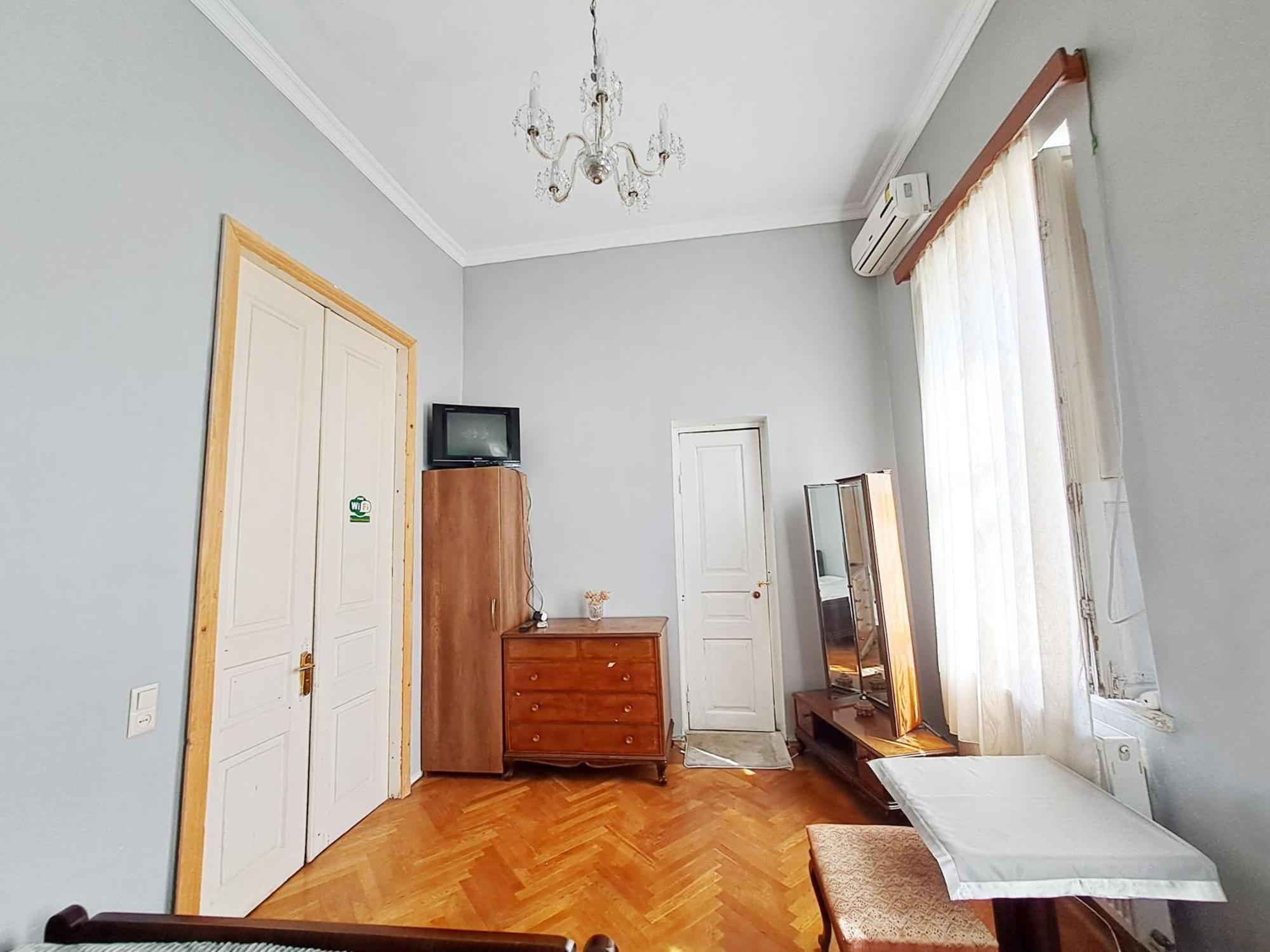 Guest House Tall Rooms Zugdidi Esterno foto