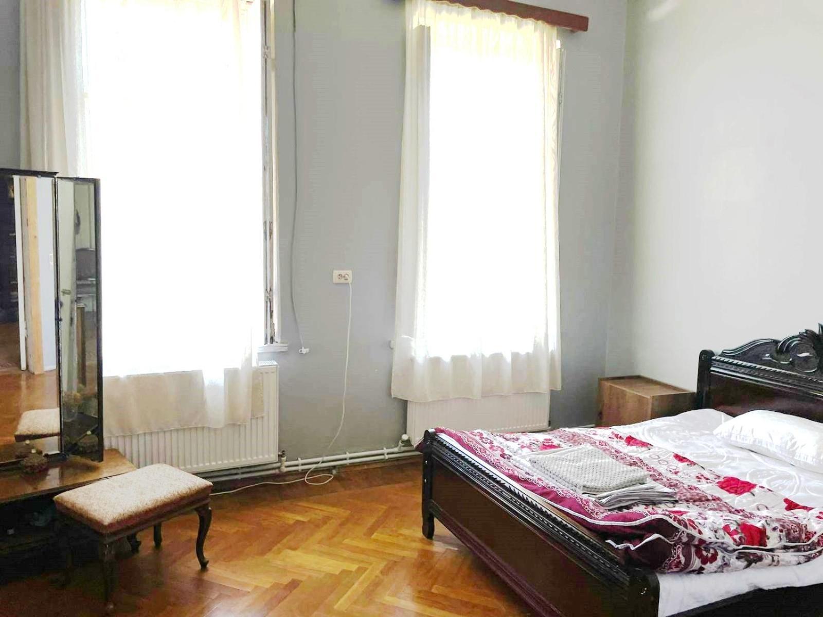 Guest House Tall Rooms Zugdidi Esterno foto